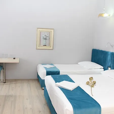 Theranda Boutique Hotel 3*