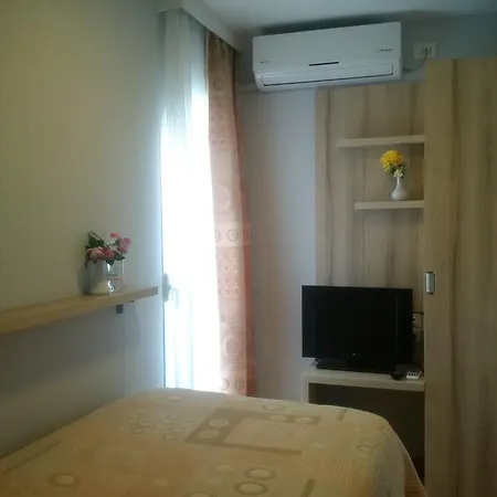 Hotel Theranda Boutique 3*