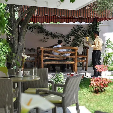 酒店 Theranda Boutique 3*