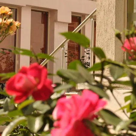 Theranda Boutique 3*