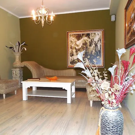 Theranda Boutique 地拉那