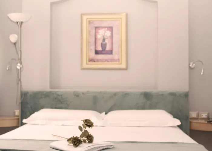 فندق Theranda Boutique 3*