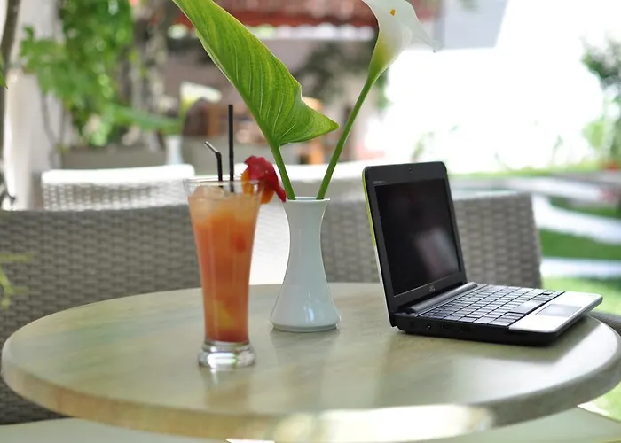 Hotel Theranda Boutique 3*