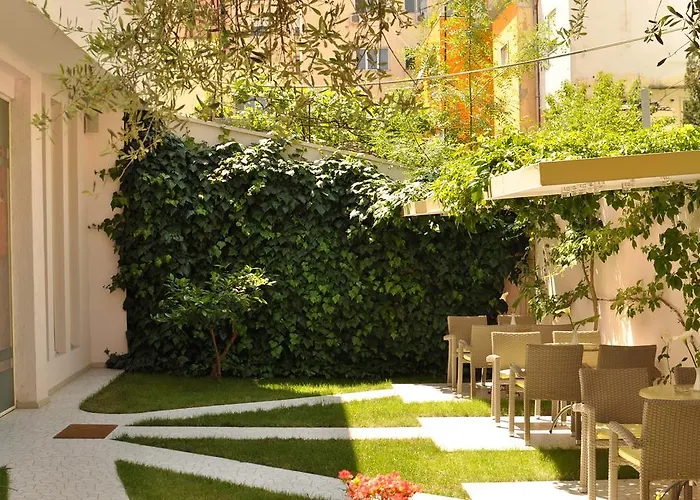 Theranda Boutique 3*