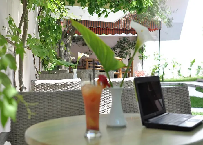 Theranda Boutique 3*