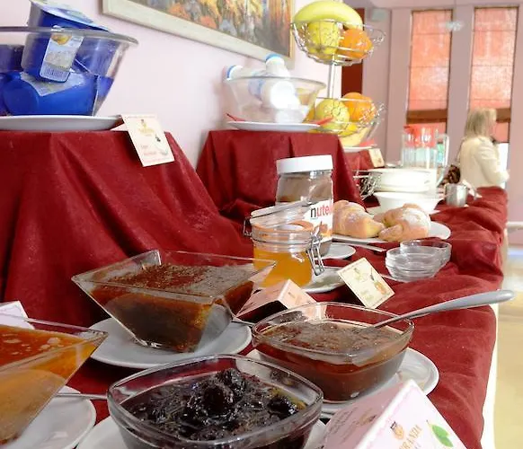 فندق Theranda Boutique 3*