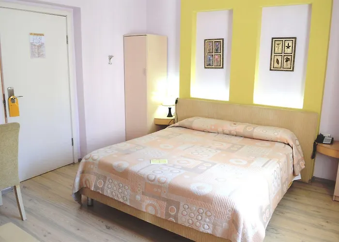 Theranda Boutique Hotel 3*