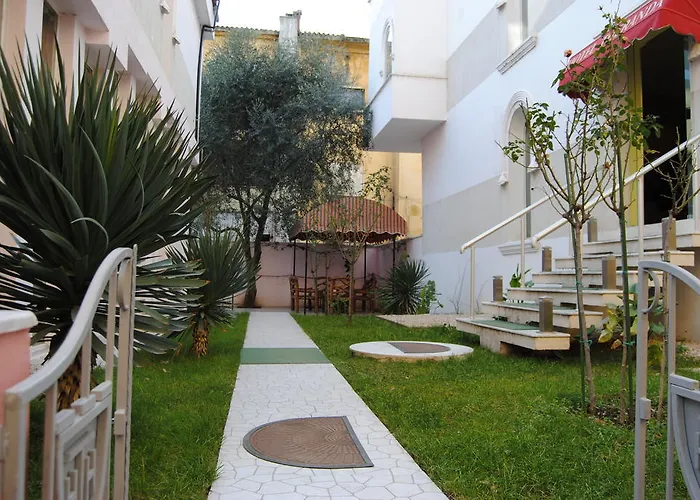 Theranda Boutique Hotel 3*