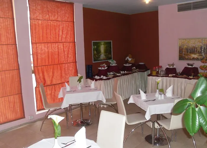 Theranda Boutique 3* تيرانا