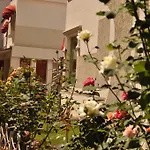 Theranda Boutique 3* טיראנה