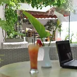 Theranda Boutique 3*