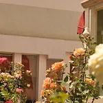 Theranda Boutique טיראנה