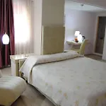 Theranda Boutique 3* טיראנה