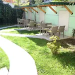 Theranda Boutique טיראנה