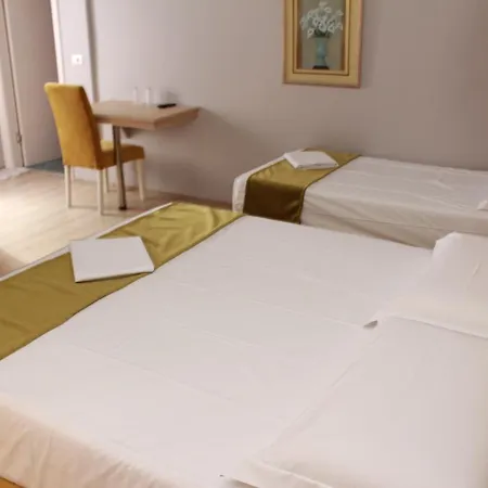 Theranda Boutique טיראנה