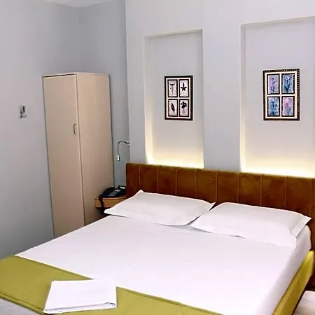 Theranda Boutique Hotel 3*