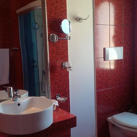 Theranda Boutique Hotel 3*