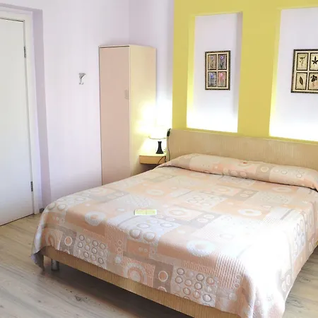 Theranda Boutique Hotel 3*