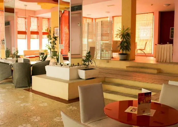 מלון Theranda Boutique